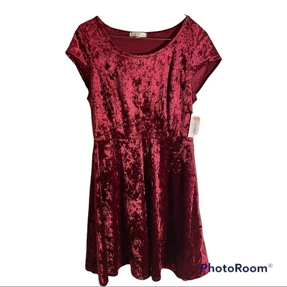 MAU Mau Crushed velvet fit and flare dress - Picture 2 of 10
